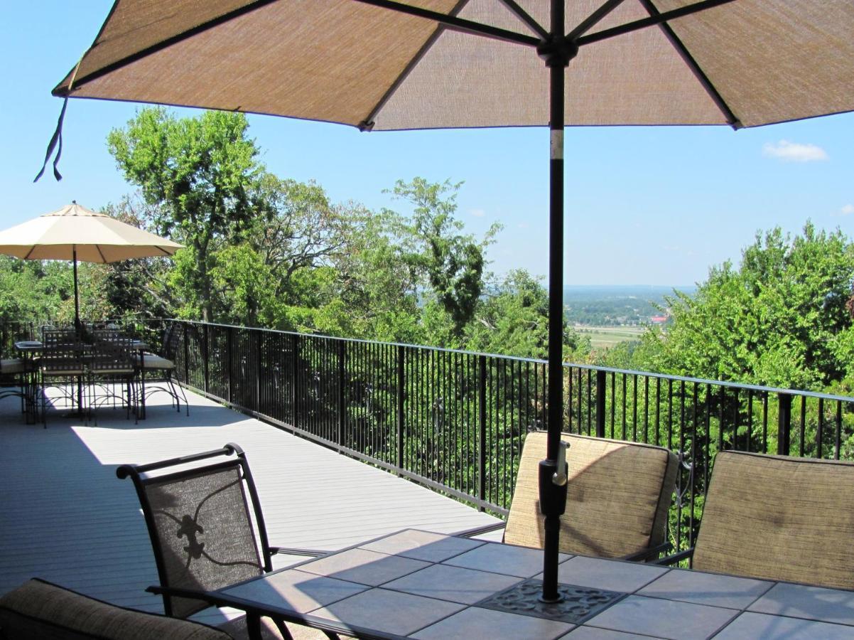 Beautiful Central Fayetteville Townhome With Views! Exterior foto
