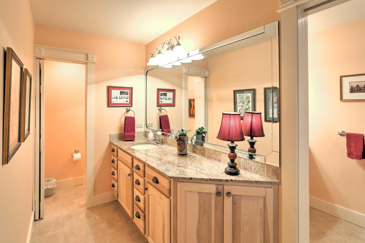 Beautiful Central Fayetteville Townhome With Views! Exterior foto