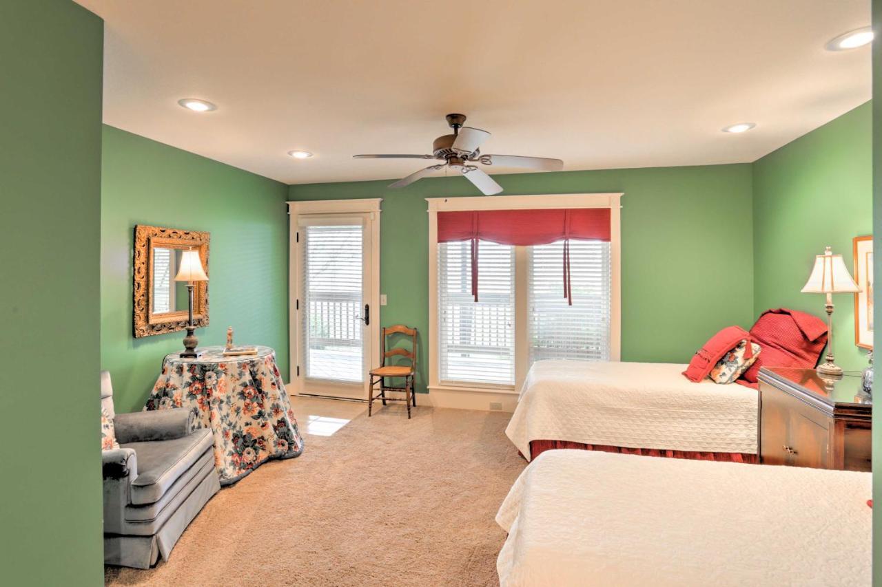 Beautiful Central Fayetteville Townhome With Views! Exterior foto