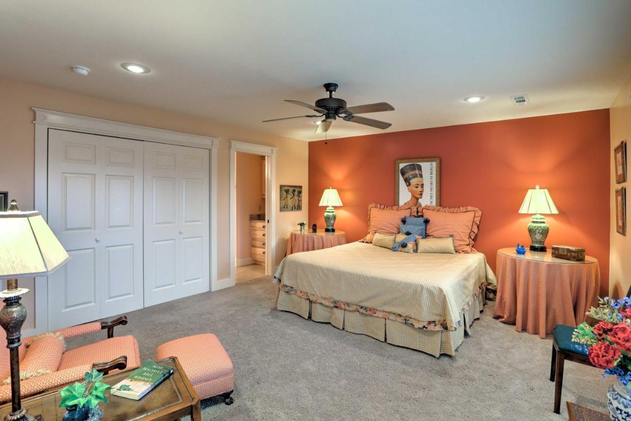 Beautiful Central Fayetteville Townhome With Views! Exterior foto