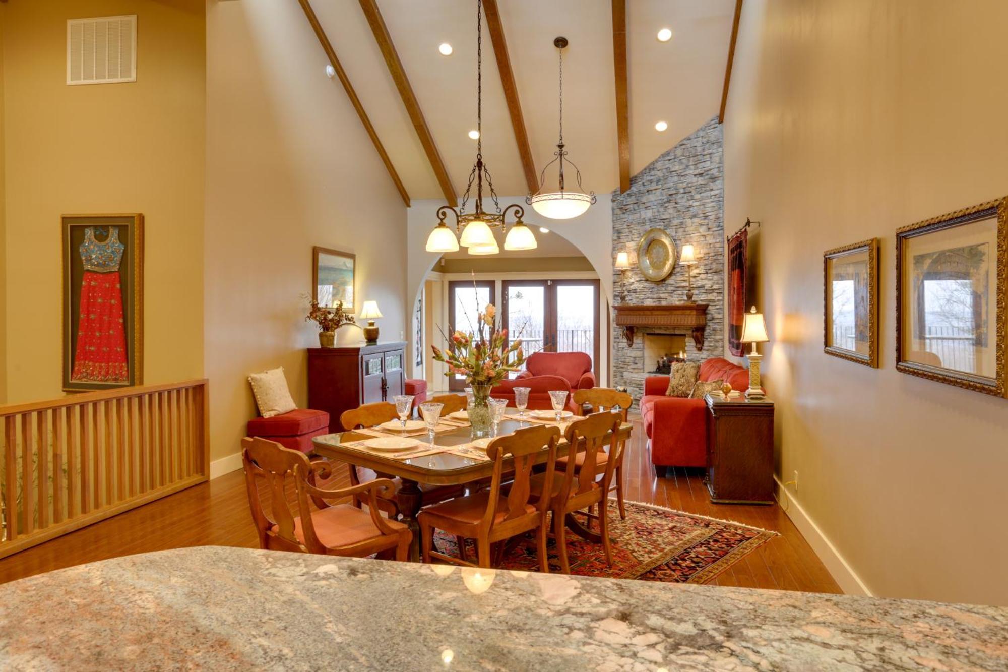 Beautiful Central Fayetteville Townhome With Views! Exterior foto
